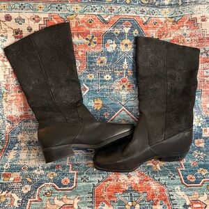 NWOT Black Leather Boots, size 9